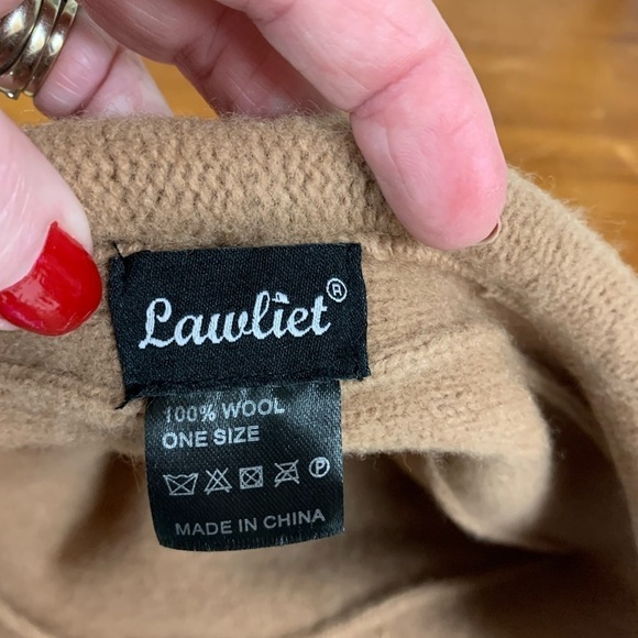LAWLIET vintage 💯 soft wool winter bucket hat 2 button detail rolled hem - Picture 2 of 4